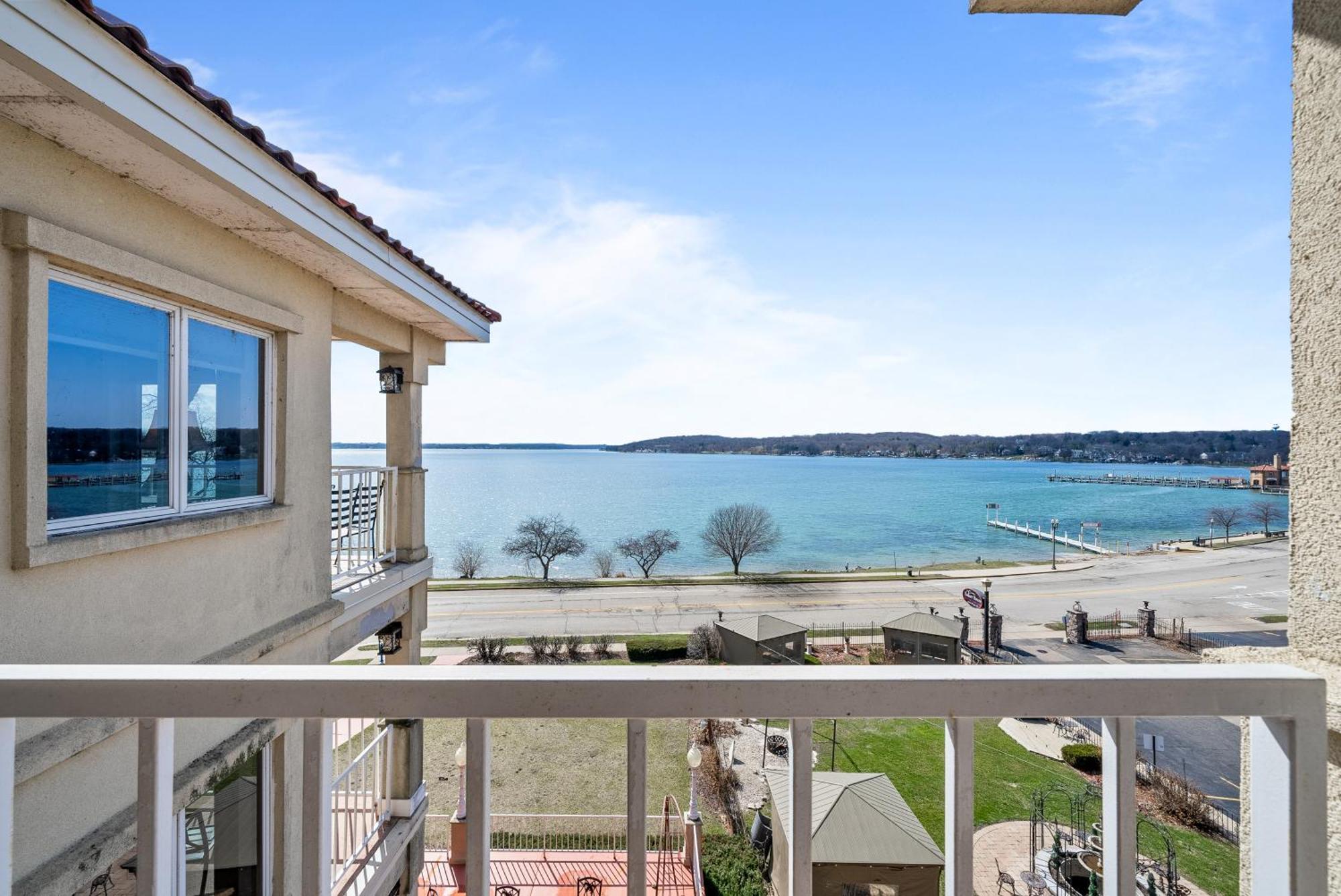 Bella Vista Suites Lake Geneva Eksteriør bilde