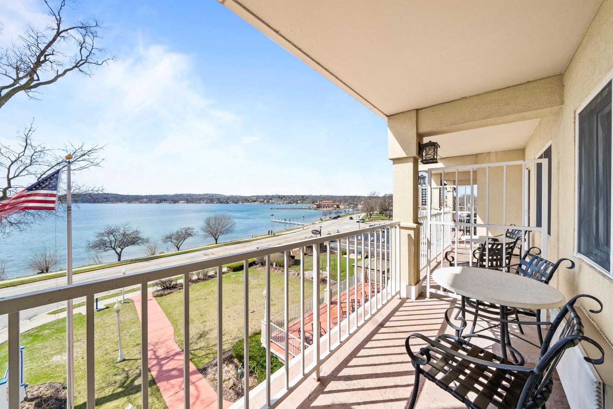 Bella Vista Suites Lake Geneva Eksteriør bilde