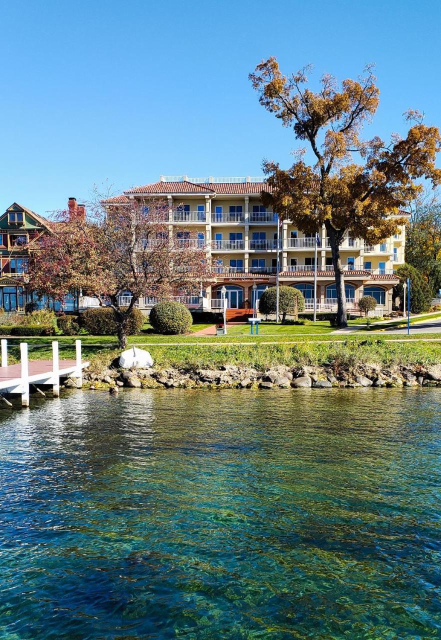 Bella Vista Suites Lake Geneva Eksteriør bilde